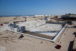 Waterdichte deur in een betonnen constructiie